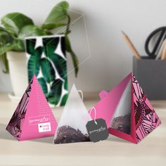 Wholesale pyramid boxes